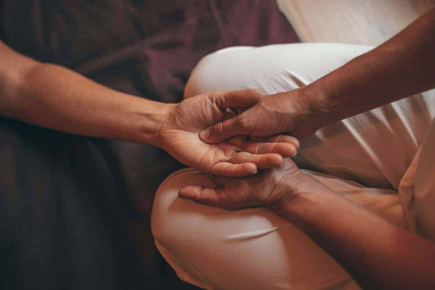 The Energy Cure: Unraveling the Mystery of Hands-On Healing